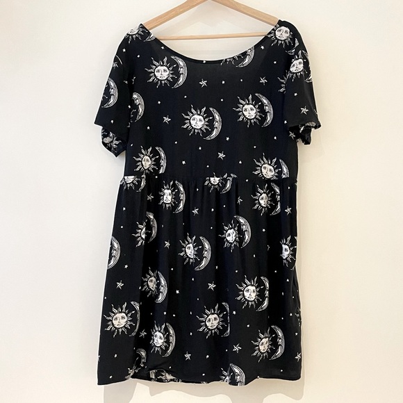 Motel Rocks Dresses & Skirts - Celestial print lace up dress